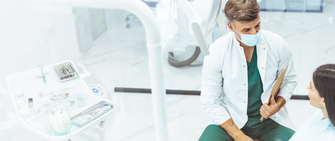 Tandlæge og hans patient.  